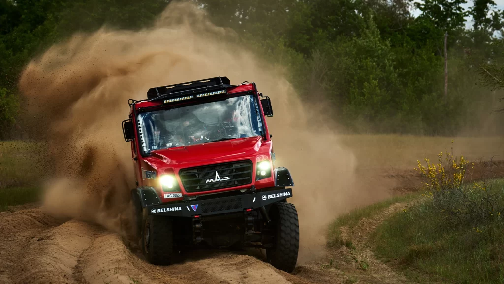 Капотный грузовик МАЗ